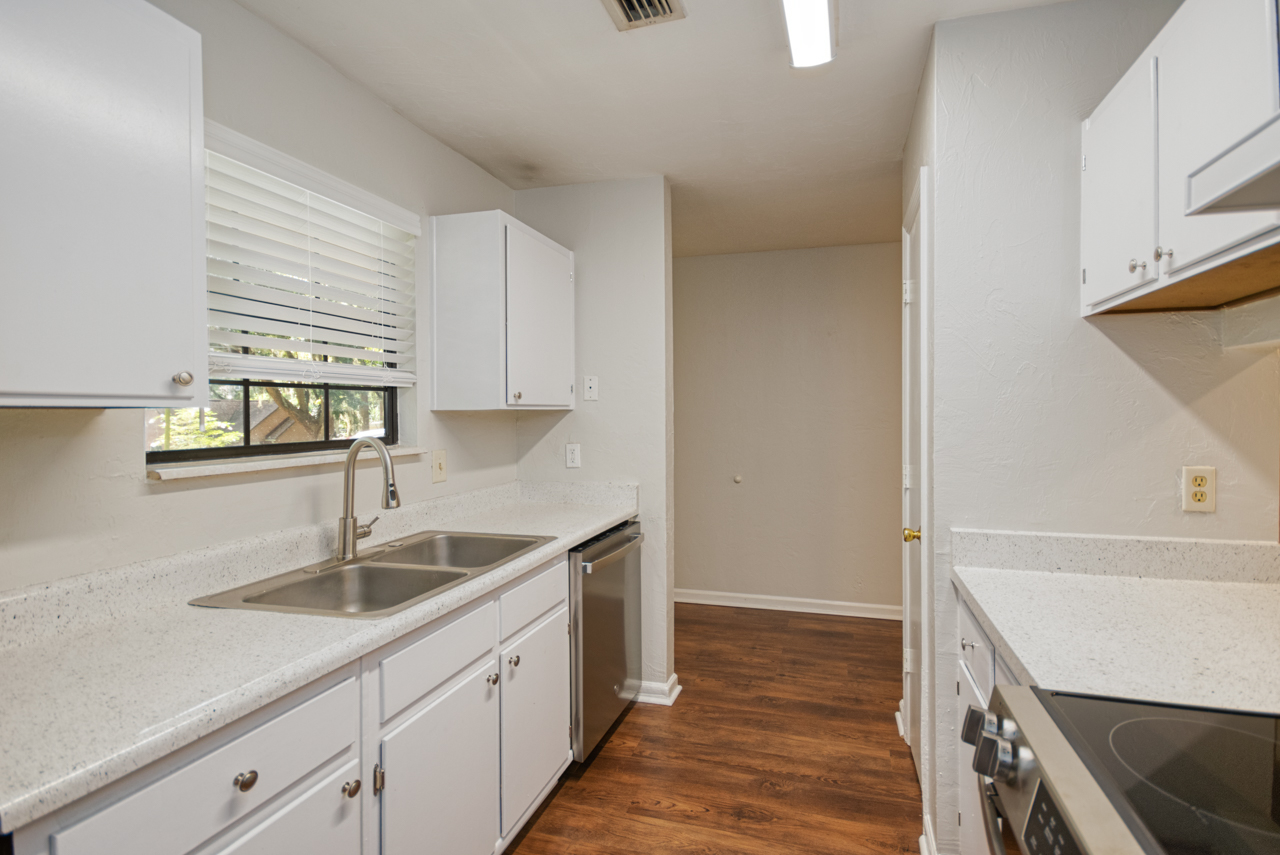 1344 Cherry Street - 8